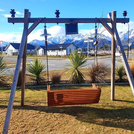 ワナカ Hawea Heaven: Superking Beds + Hot Tub + Mountainヴィラ エクステリア 写真