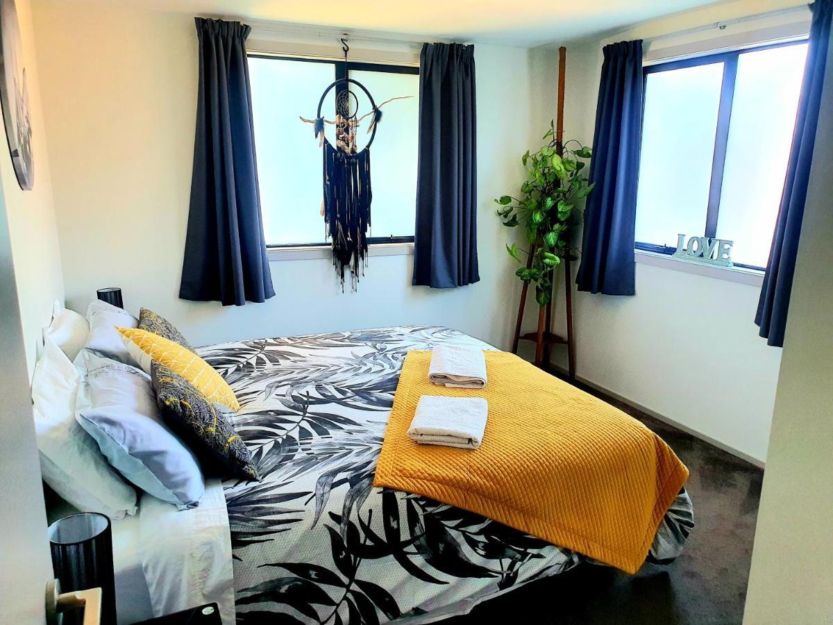 ワナカ Hawea Heaven: Superking Beds + Hot Tub + Mountainヴィラ エクステリア 写真