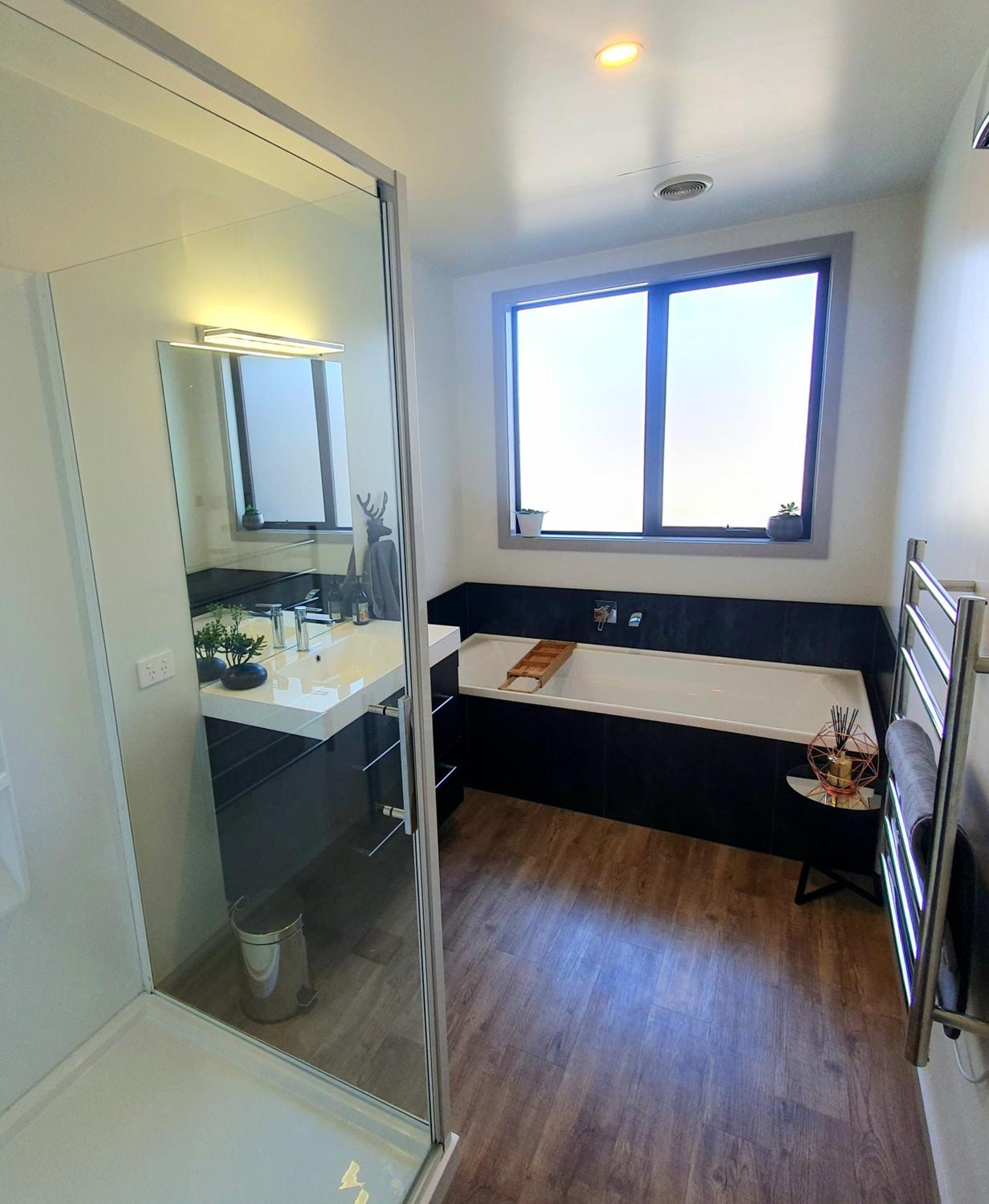 ワナカ Hawea Heaven: Superking Beds + Hot Tub + Mountainヴィラ エクステリア 写真